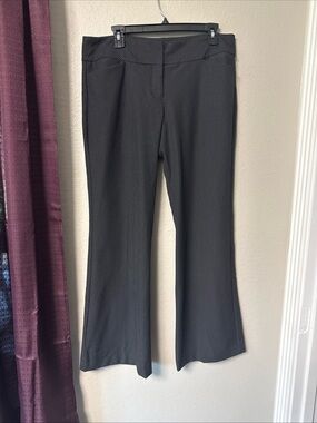 B3/5 Express Women’s Patterned Flared Dress Pants Size 10 R